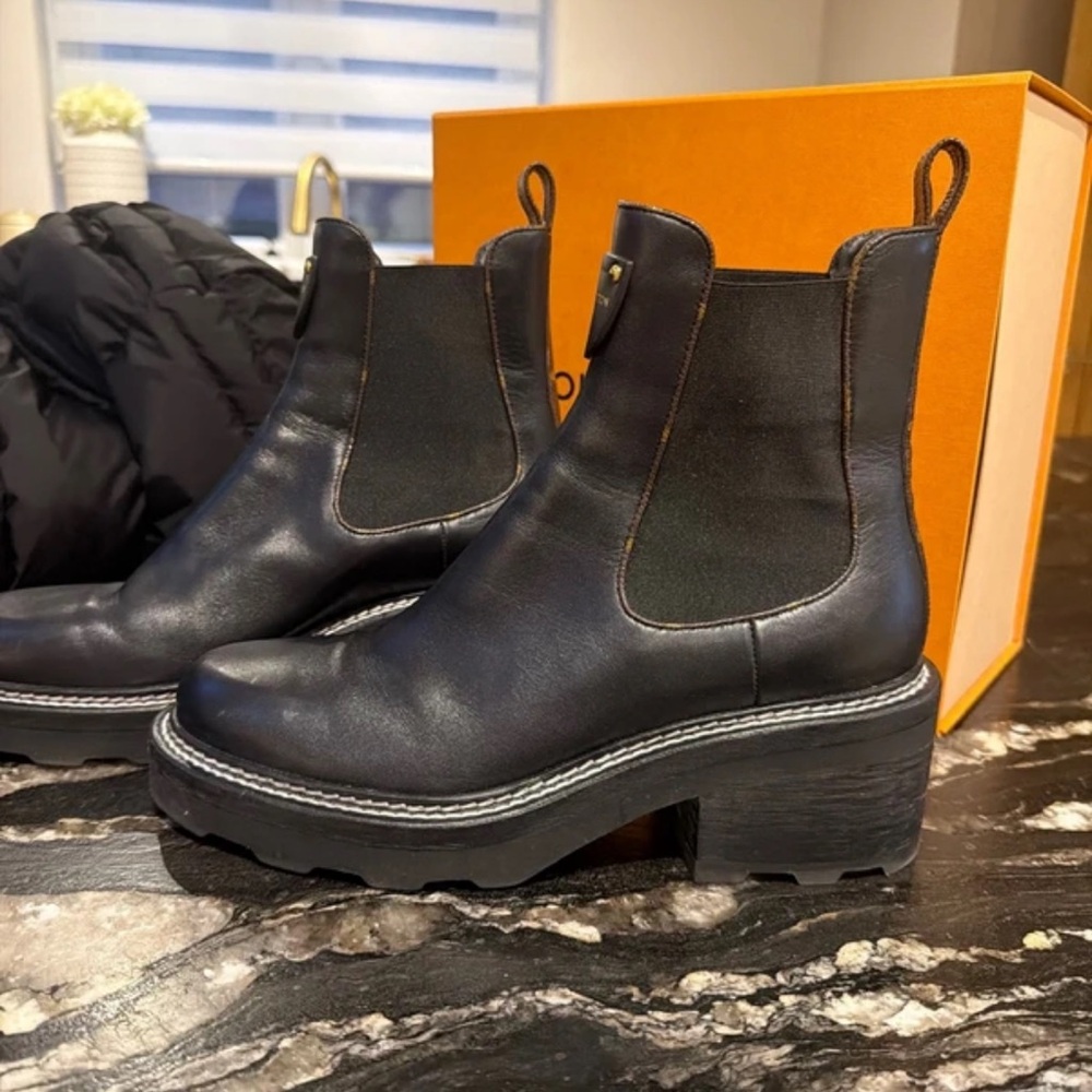Louis Vuitton Black Leather Ankle Booties